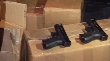 Bursa’da 150 suikast silahı ele geçirildi