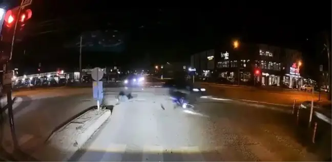 İnegöl’de Motosiklet ve Otomobil Çarpıştı: Bir Yaralı