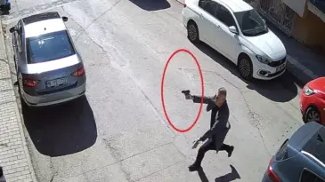 Cinayete tanık olan kardeşler, annelerini öldüren babalarından şikayetçi oldu