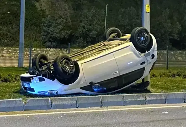 Mudanya’da Takla Atan Araçta İki Kişi Yaralandı