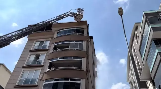Bursa’da 5 Katlı Binanın Zemin Katında Yangın Çıktı