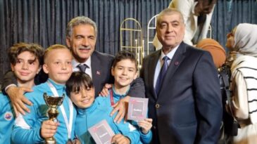 GEMLİKTE KARATE ŞÖLENİ