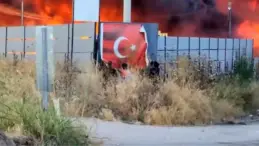 Yangında Türk Bayrağı Kurtarıldı