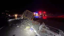 Balıkesir’de Tır Kazası: Sürücü Yaralandı