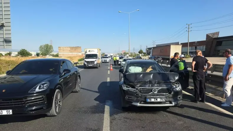 İnegöl’de Zincirleme Kaza: 1 Yaralı