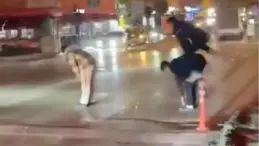 Bursa’da Gençler Caddede Birdirbir Oynadı